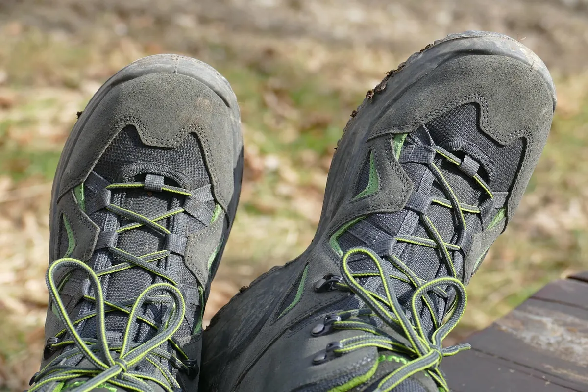 Hiking in Shoulder Season: How to Handle Mud, Snow, and Ice Safely